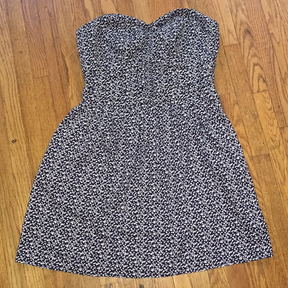 Cute & Casual Strapless Dress 👗
